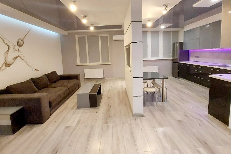 Аренда 1-комнатной квартиры 53 м², Академика Королева ул.