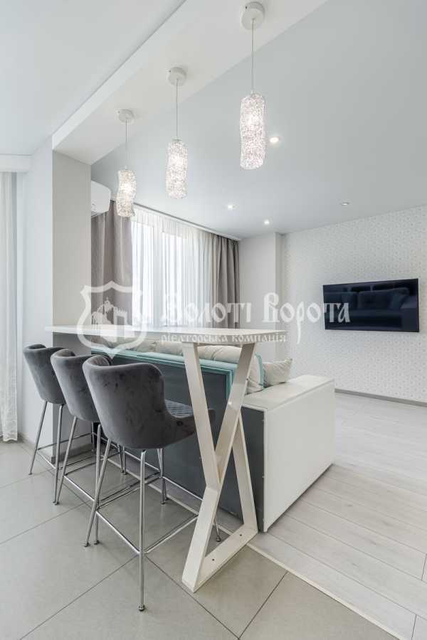 Продажа 2-комнатной квартиры 83.5 м², Просвещения ул., 16А