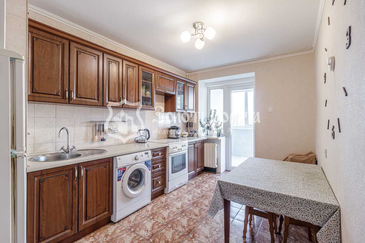 Продажа 4-комнатной квартиры 91.7 м², Ярослава Ивашкевича ул., Галана, 2а