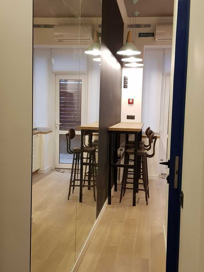 Оренда офісу 60 м², Тарасівська вул., 3