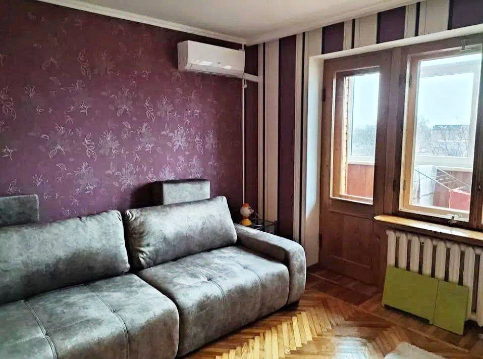 Продажа 3-комнатной квартиры 64 м², Нахимова ул.