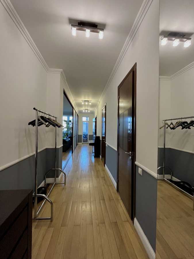 Продаж 4-кімнатної квартири 190 м², Володимира Антоновича вул., 140