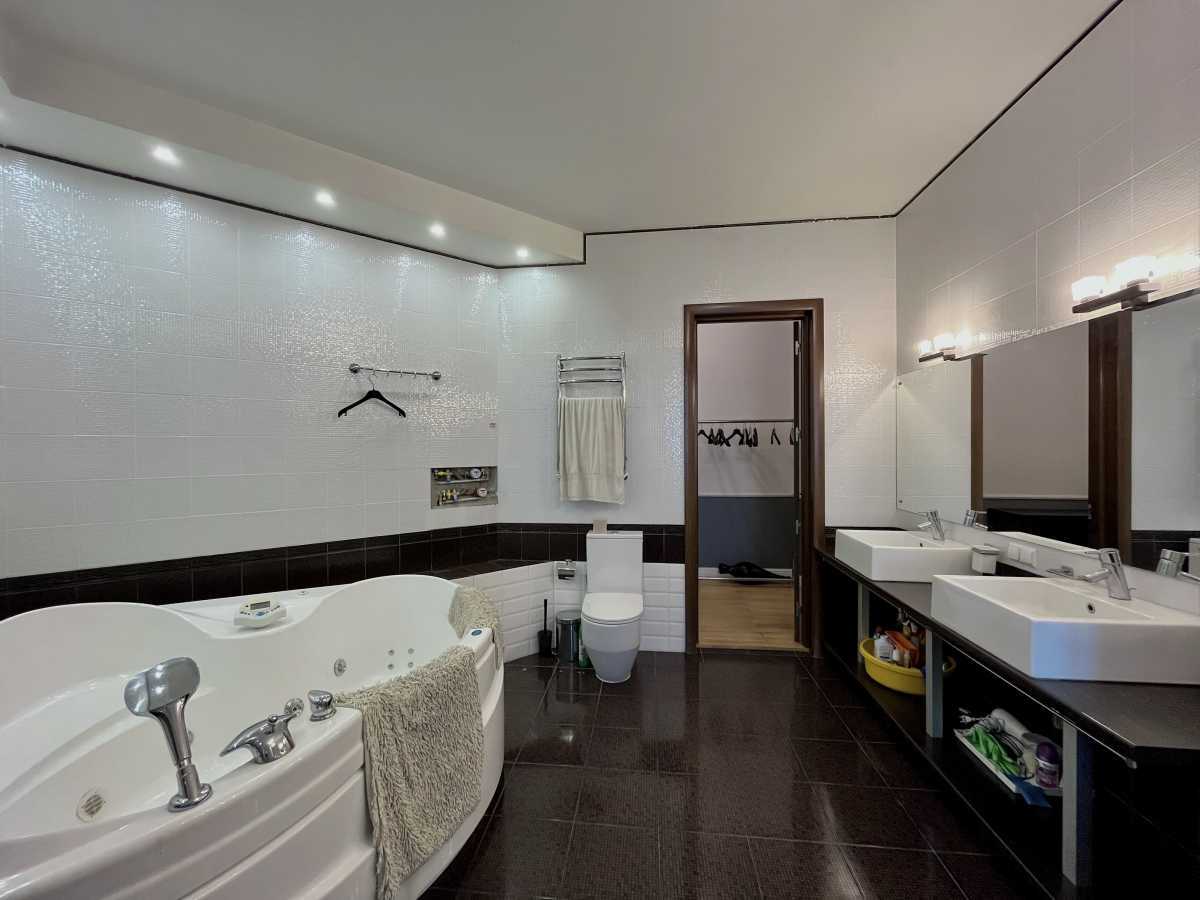 Продаж 4-кімнатної квартири 190 м², Володимира Антоновича вул., 140