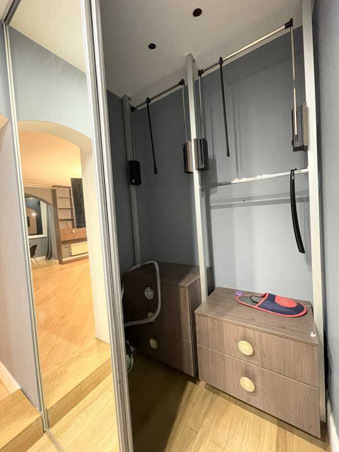 Продаж 4-кімнатної квартири 190 м², Володимира Антоновича вул., 140