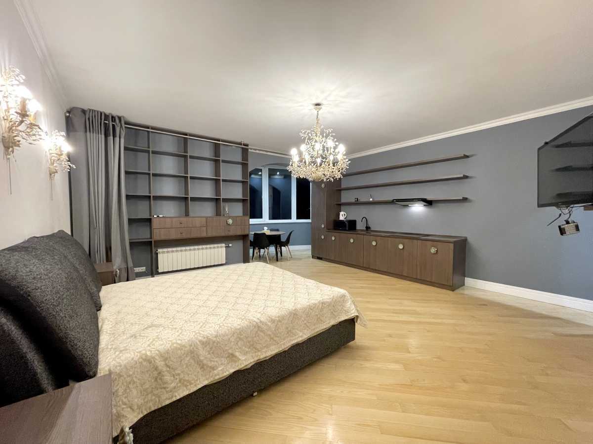 Продаж 4-кімнатної квартири 190 м², Володимира Антоновича вул., 140