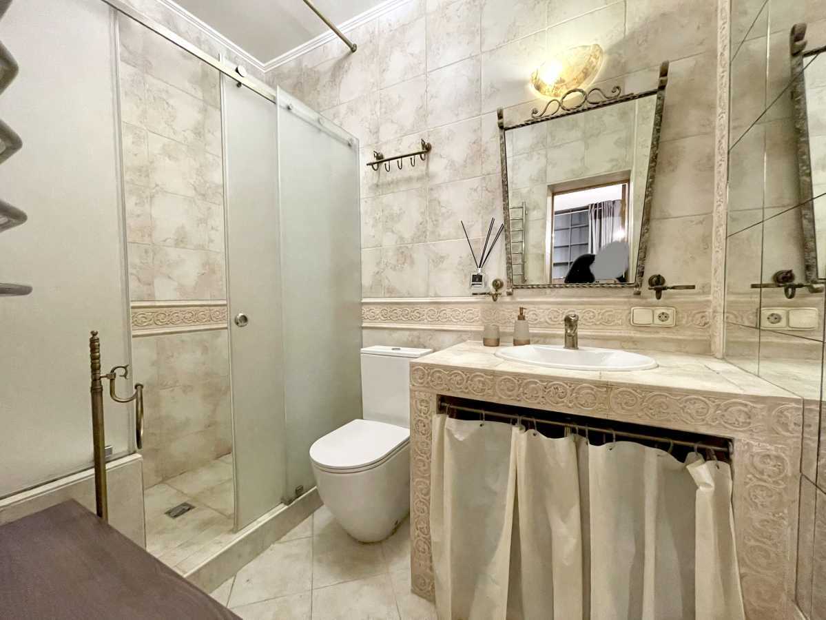 Продаж 4-кімнатної квартири 190 м², Володимира Антоновича вул., 140