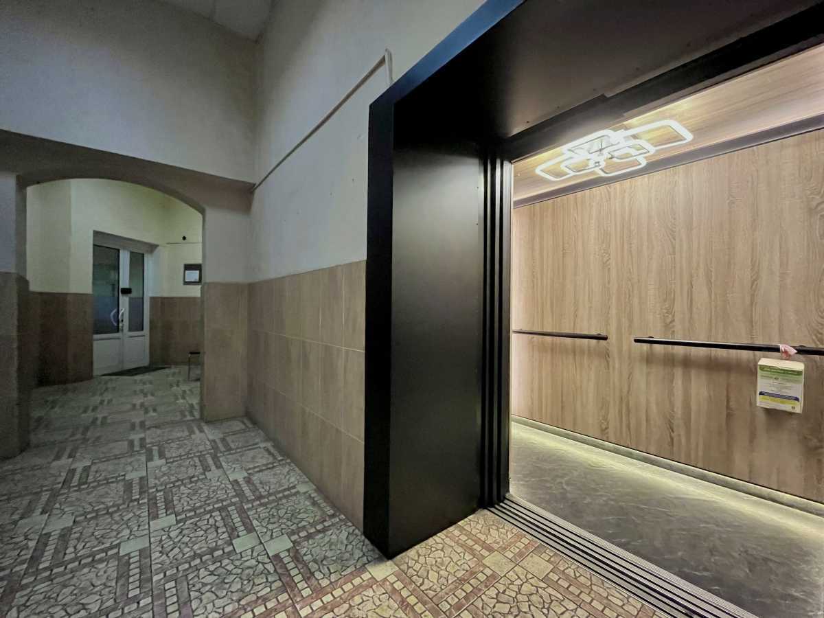 Продаж 4-кімнатної квартири 190 м², Володимира Антоновича вул., 140