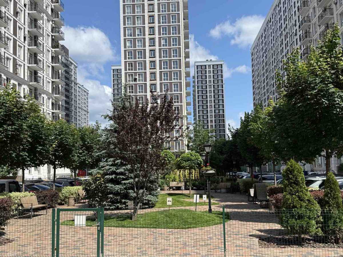 Продажа 2-комнатной квартиры 61 м², Михаила Максимовича ул., 26В