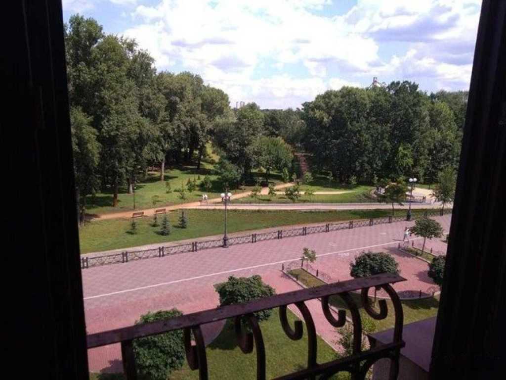 Продажа 5-комнатной квартиры 227 м², Оболонская ул., 7