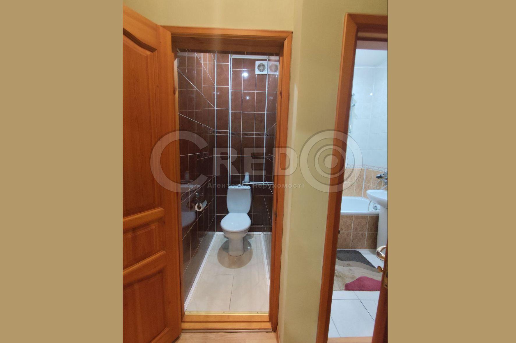 Продажа 4-комнатной квартиры 80.1 м², Кропивницкого ул.