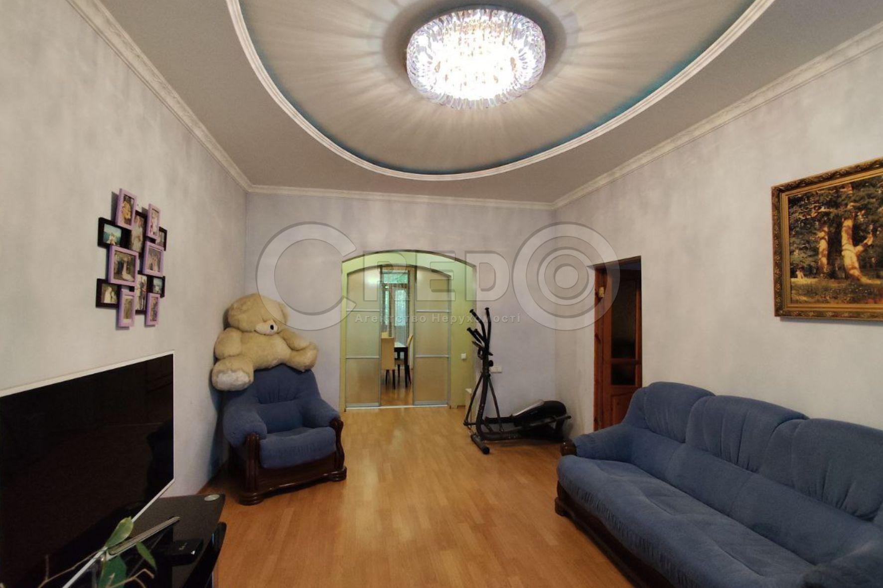 Продажа 4-комнатной квартиры 80.1 м², Кропивницкого ул.