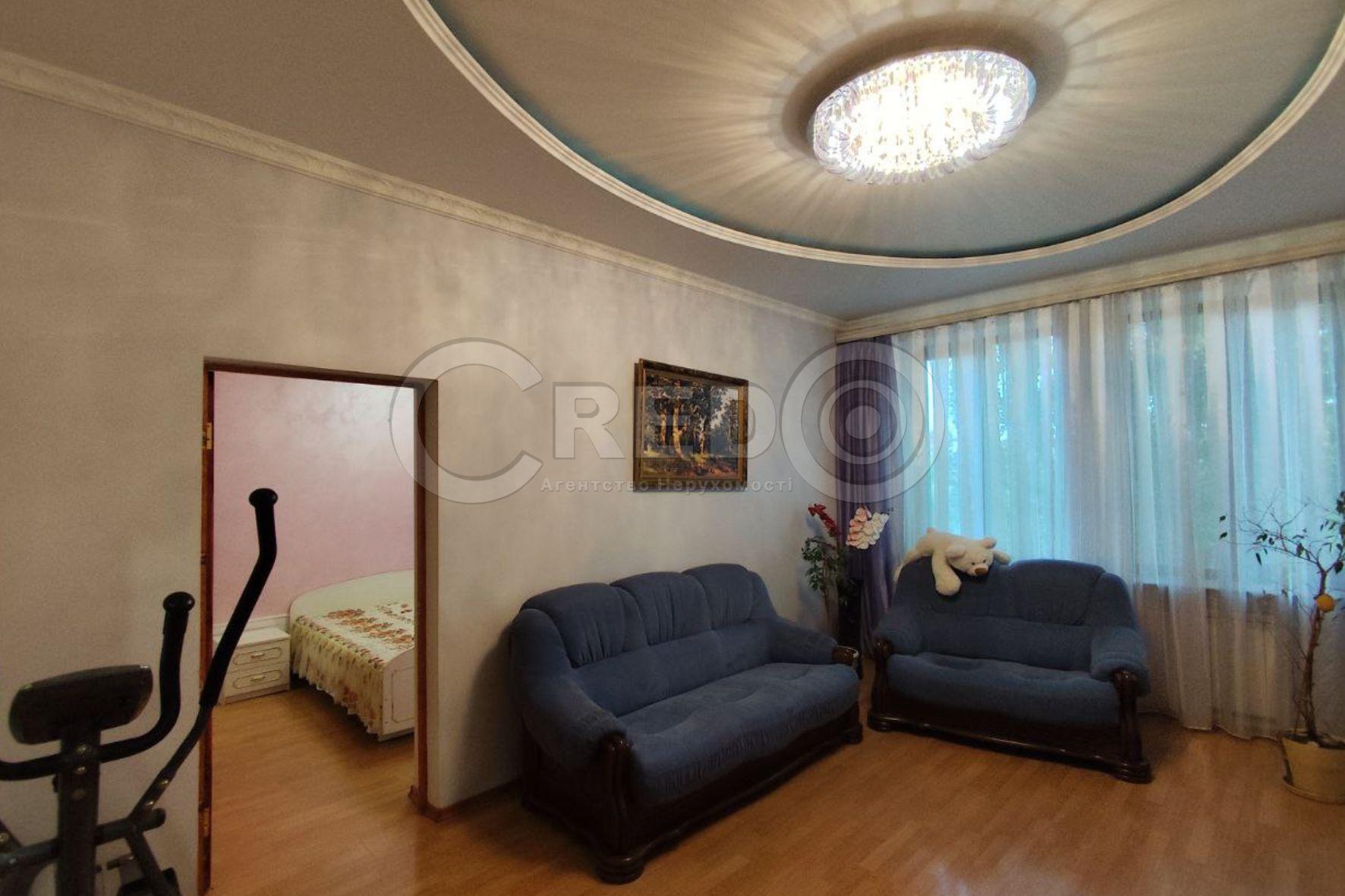 Продажа 4-комнатной квартиры 80.1 м², Кропивницкого ул.