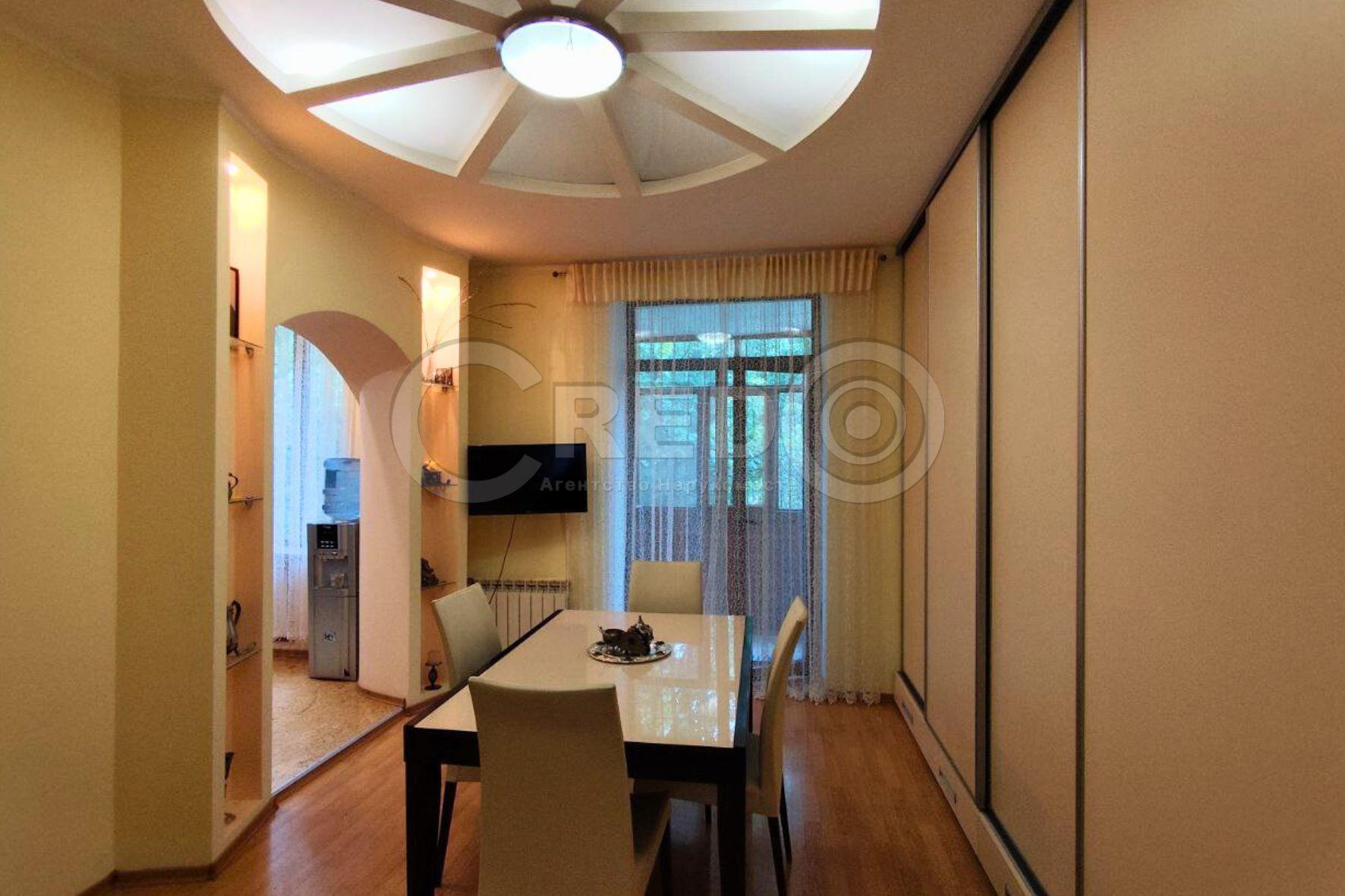 Продажа 4-комнатной квартиры 80.1 м², Кропивницкого ул.