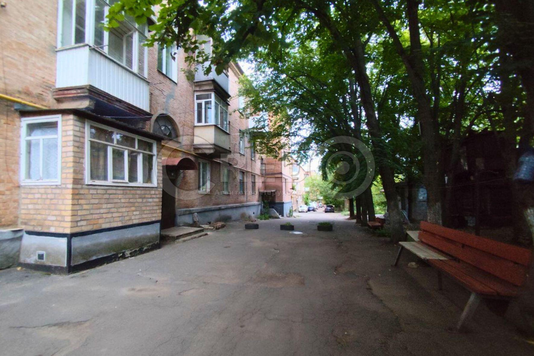 Продажа 4-комнатной квартиры 80.1 м², Кропивницкого ул.