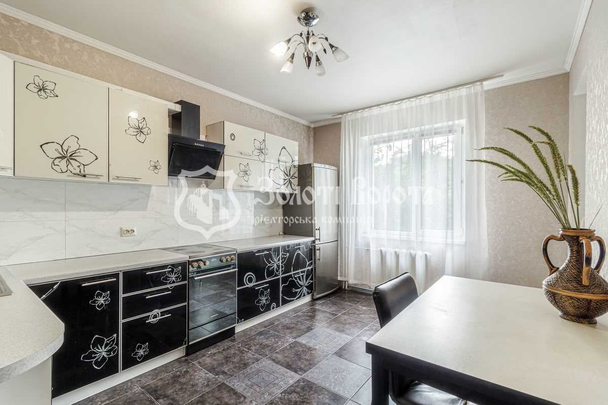 Продажа 3-комнатной квартиры 82 м², Пономарева ул., 18А