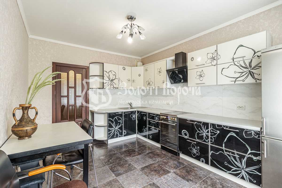 Продажа 3-комнатной квартиры 82 м², Пономарева ул., 18А
