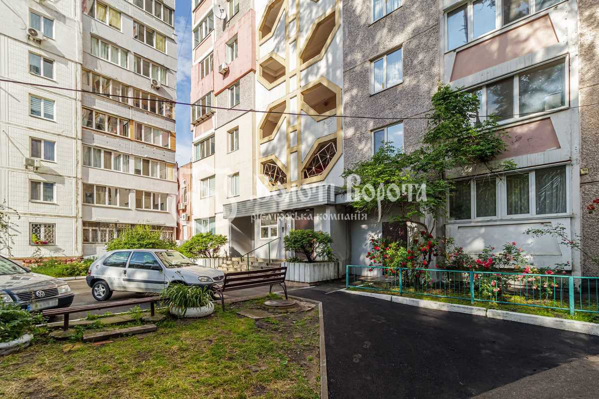 Продажа 3-комнатной квартиры 82 м², Пономарева ул., 18А