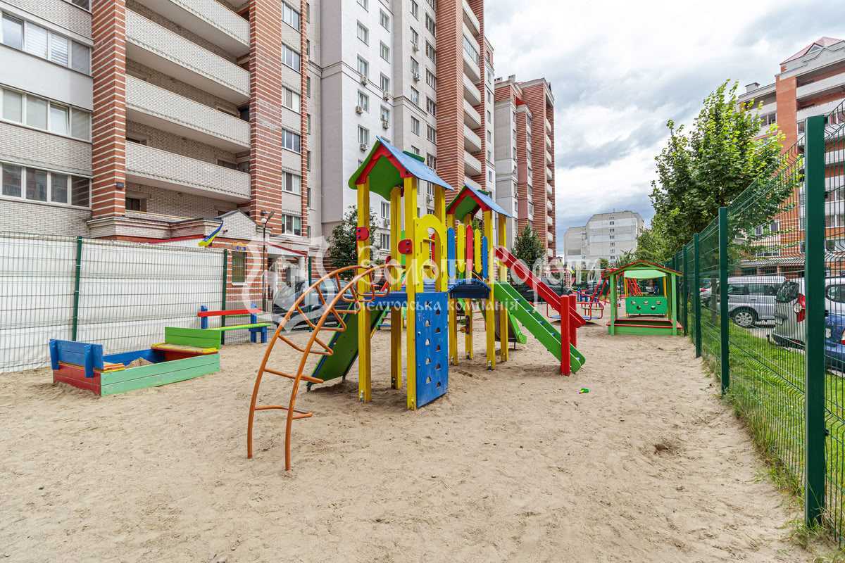 Продажа 1-комнатной квартиры 52.2 м², Боголюбова ул., 25