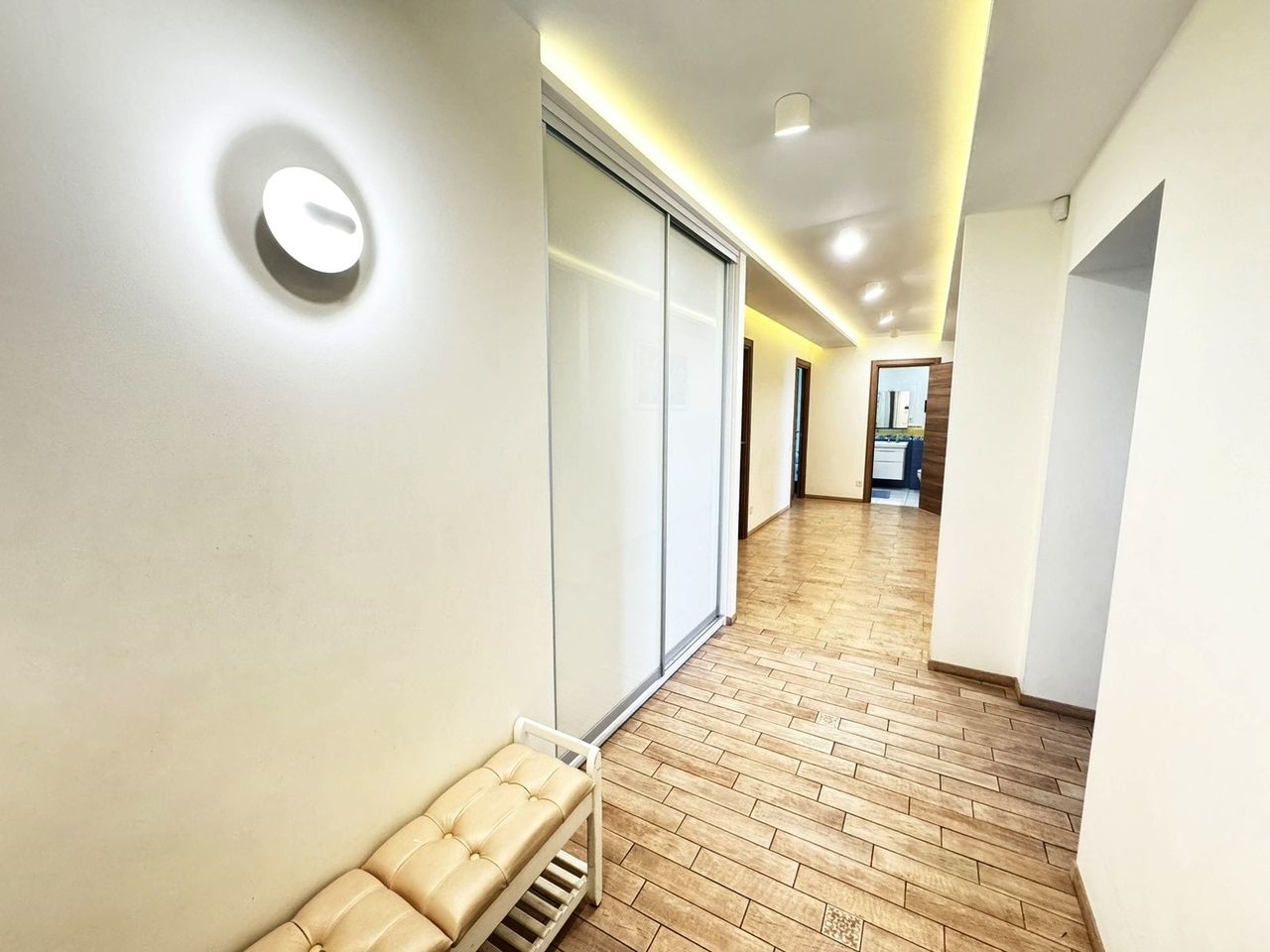 Продаж 5-кімнатної квартири 146 м²