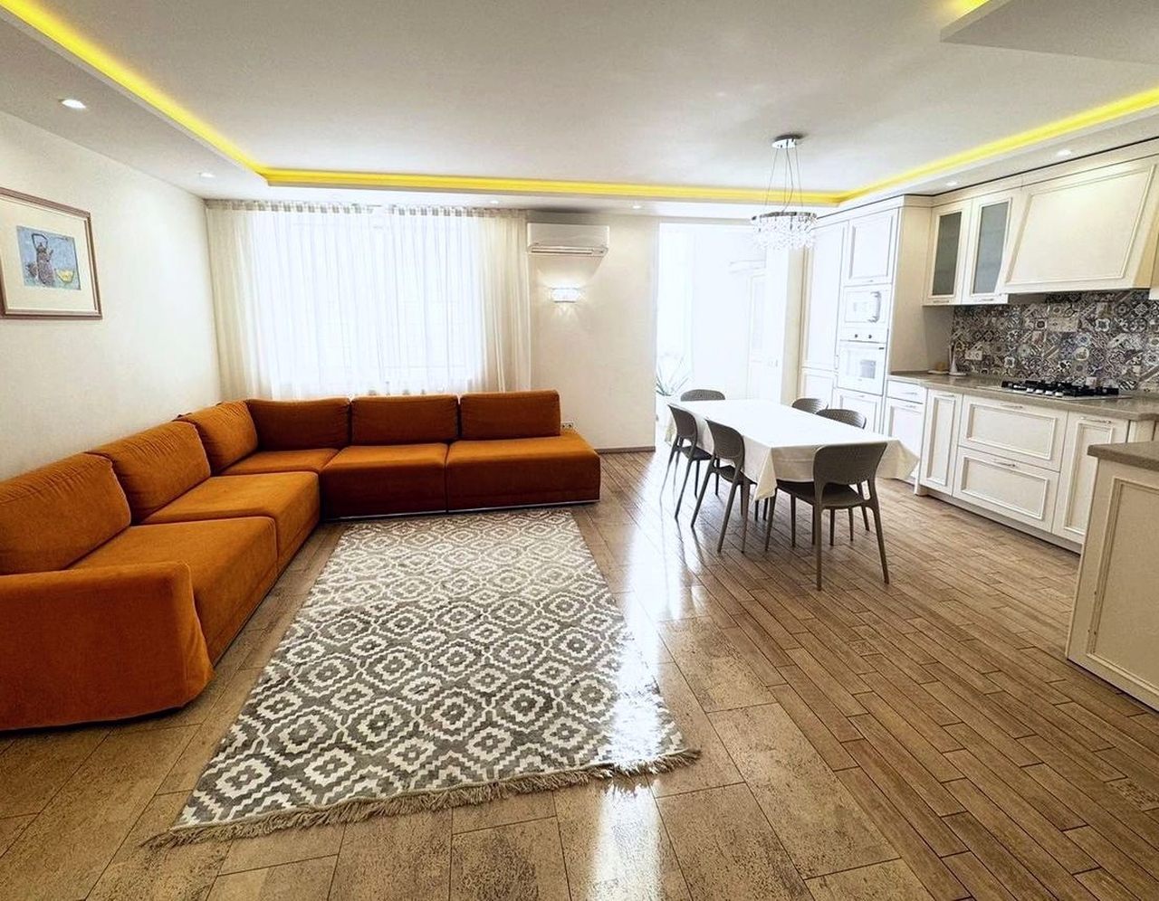 Продаж 5-кімнатної квартири 146 м²