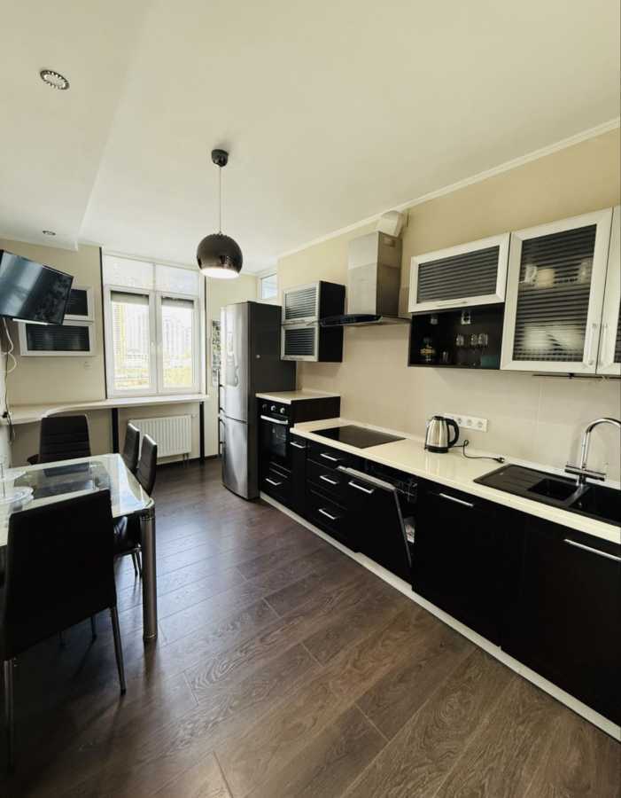 Продажа 2-комнатной квартиры 64 м², Саперно-Слободская ул., 24