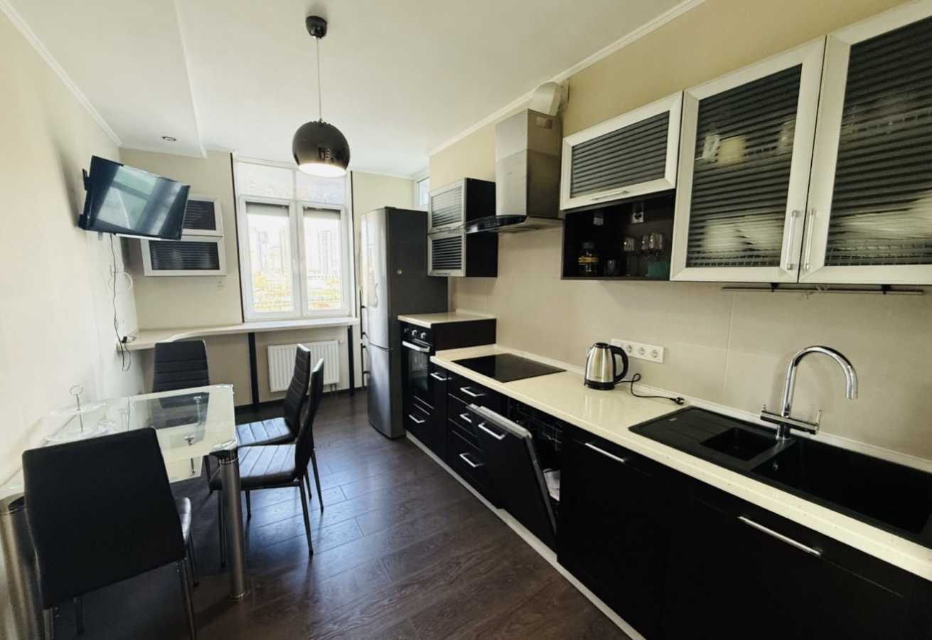 Продажа 2-комнатной квартиры 64 м², Саперно-Слободская ул., 24