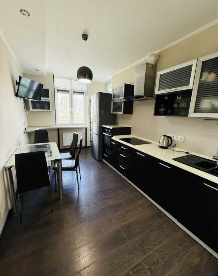 Продажа 2-комнатной квартиры 64 м², Саперно-Слободская ул., 24