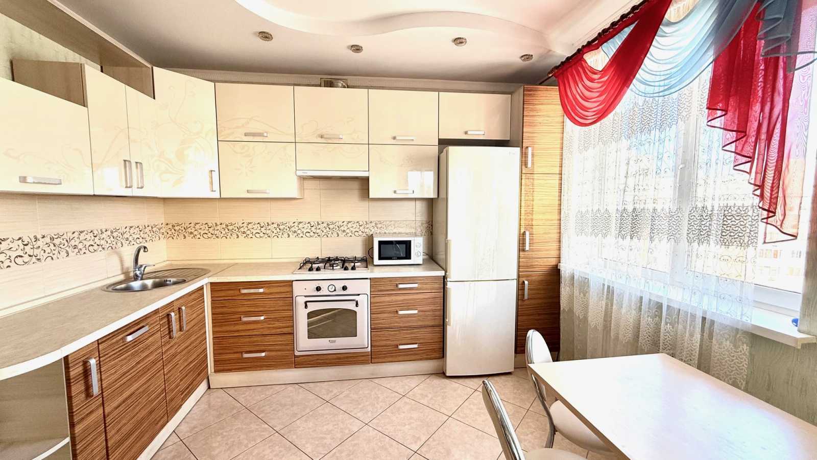 Аренда 1-комнатной квартиры 50 м², Симоненко ул., 4