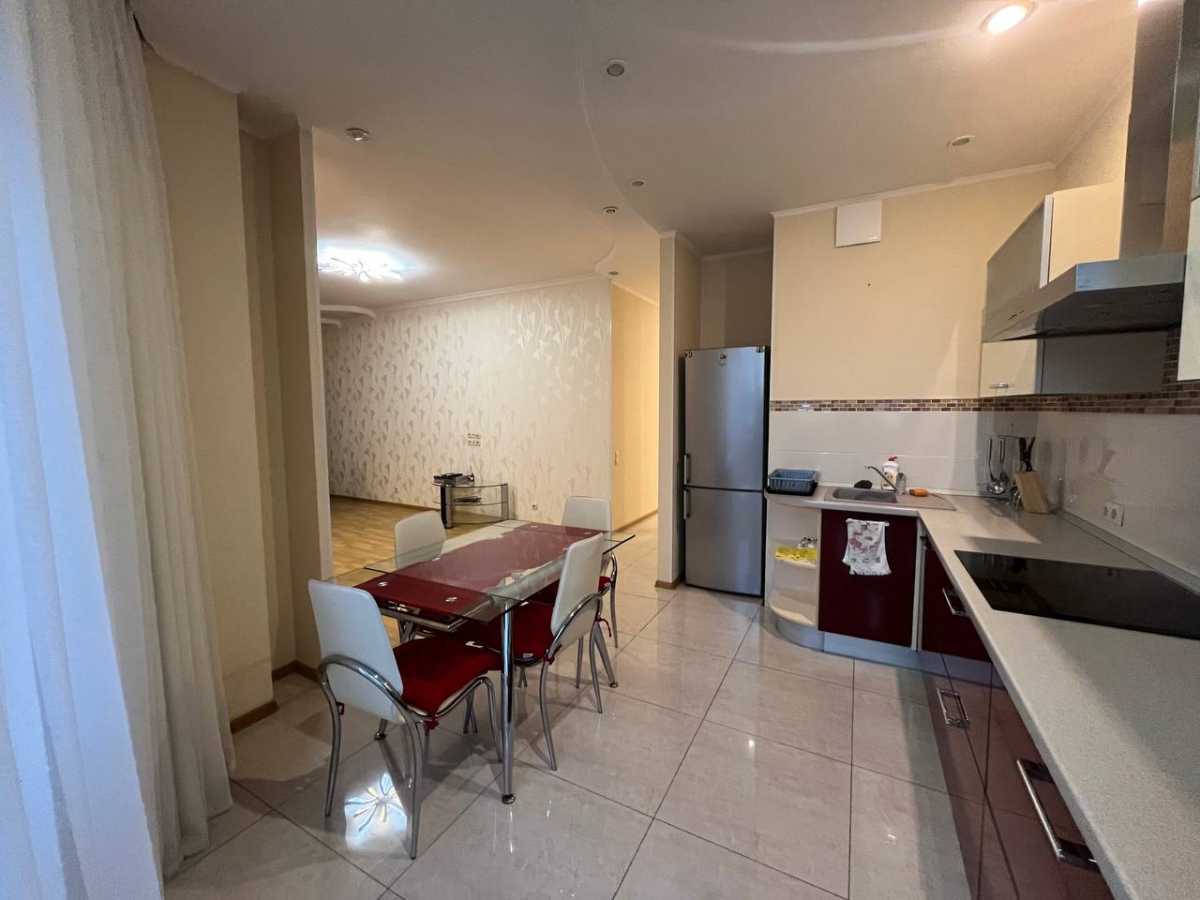 Продаж 3-кімнатної квартири 103.5 м², Дмитрівська вул., 82