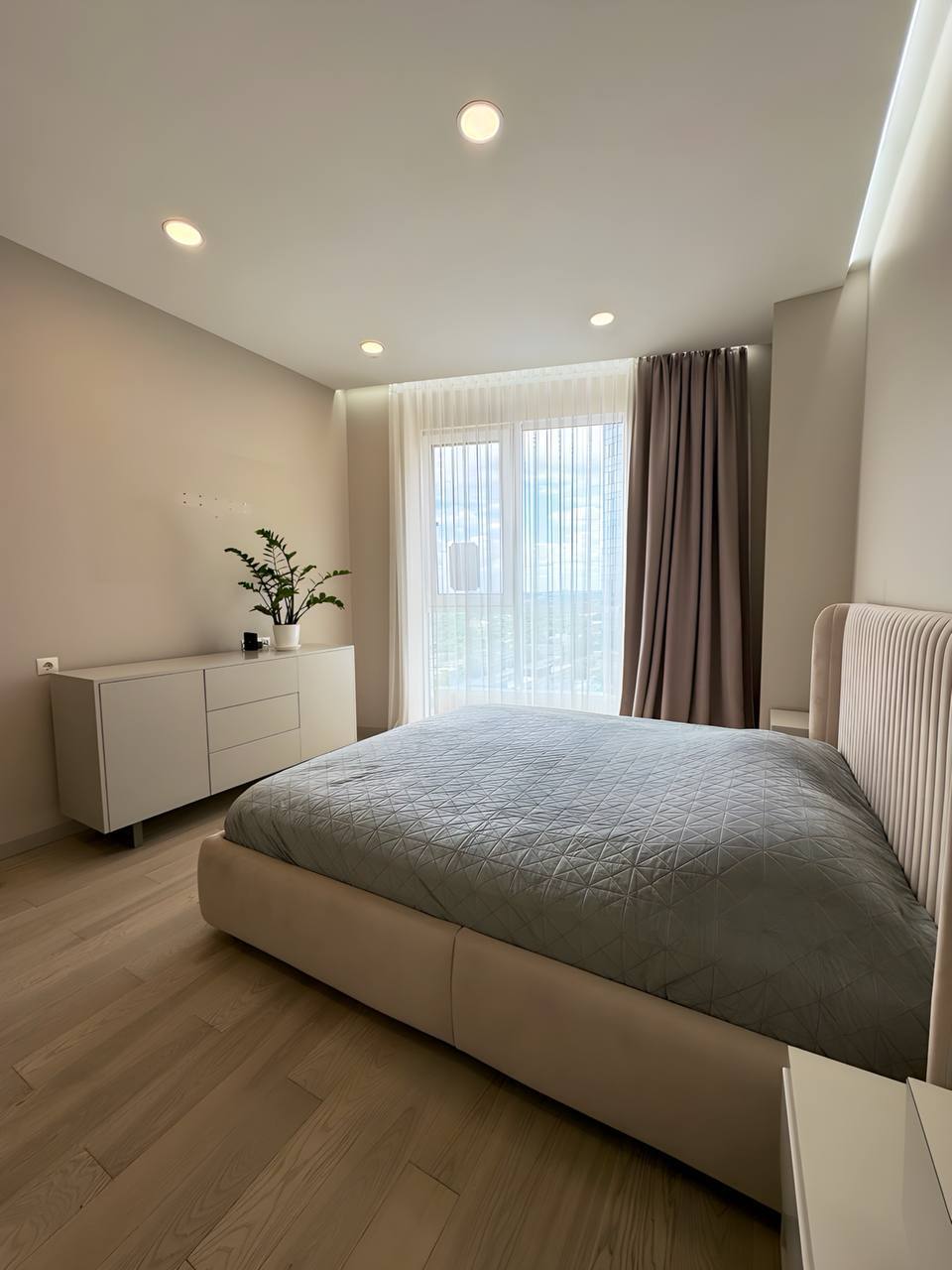 Продажа 4-комнатной квартиры 120 м², Симферопольская ул.