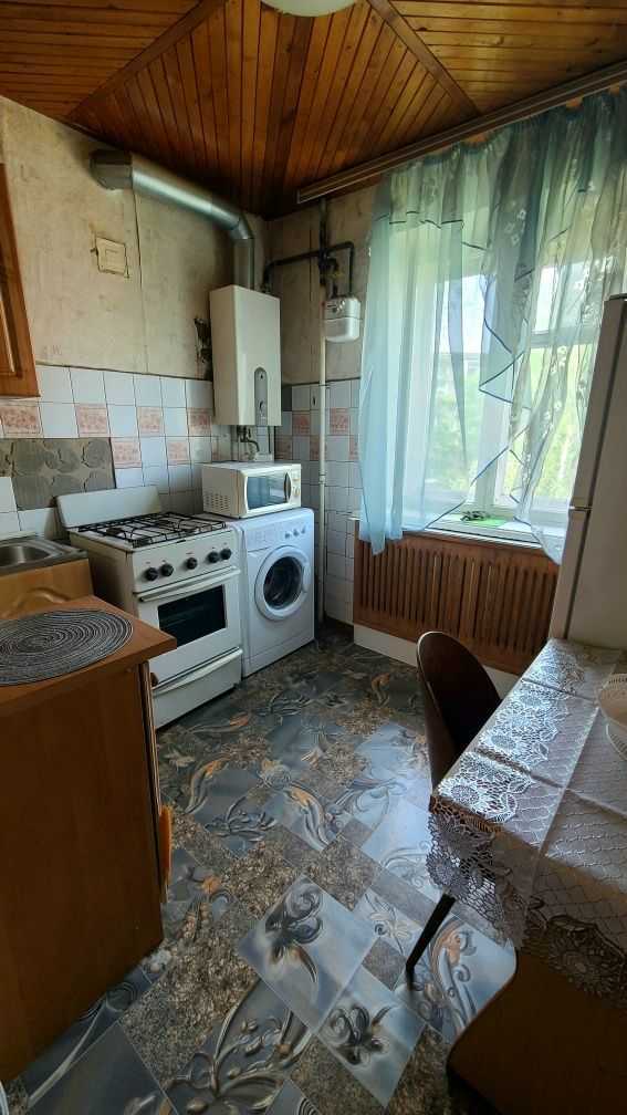 Продаж 2-кімнатної квартири 45 м², Магомаева, 10