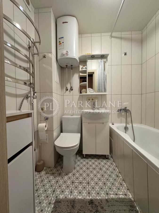 Продажа 1-комнатной квартиры 41 м², Молдавская ул., 5