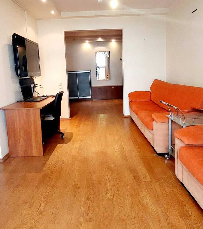 Продажа 3-комнатной квартиры 87 м², Урловская ул., 9