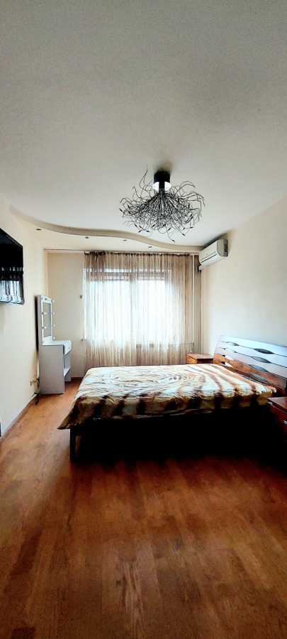 Продажа 3-комнатной квартиры 87 м², Урловская ул., 9