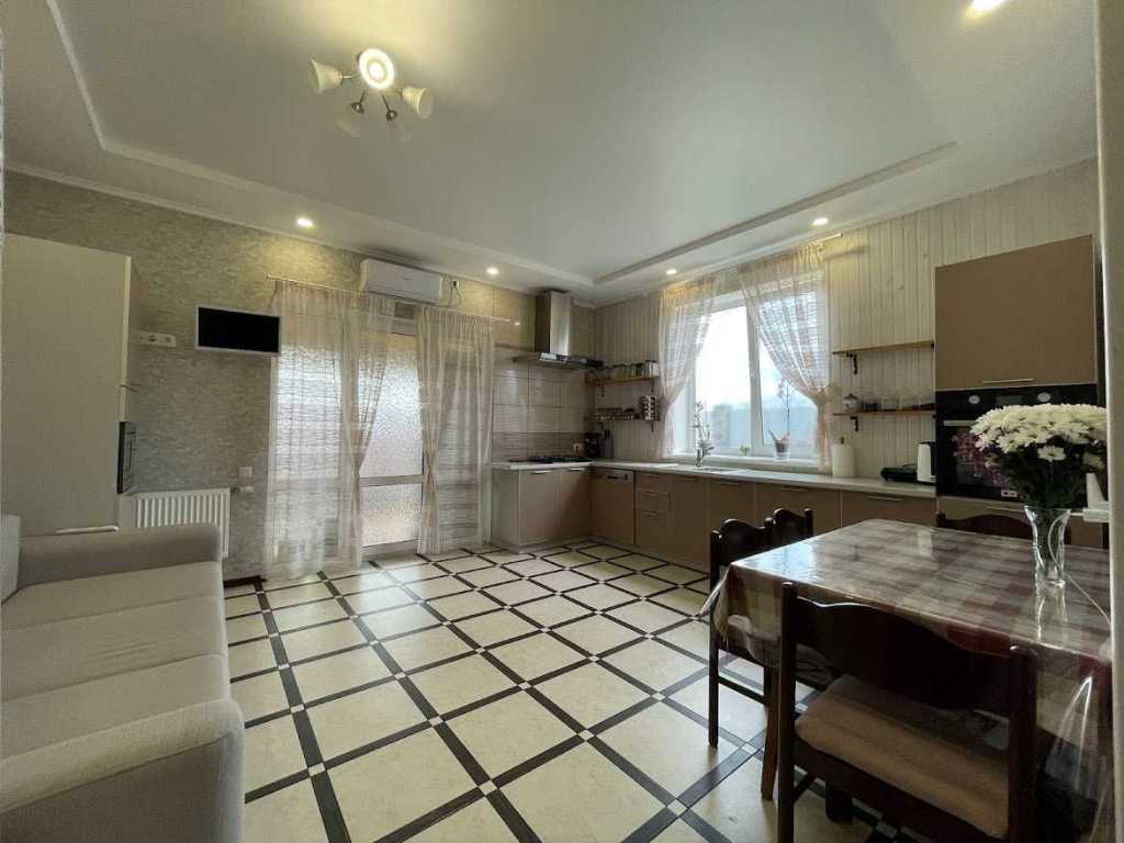 Продаж будинку 179 м², Білозіра