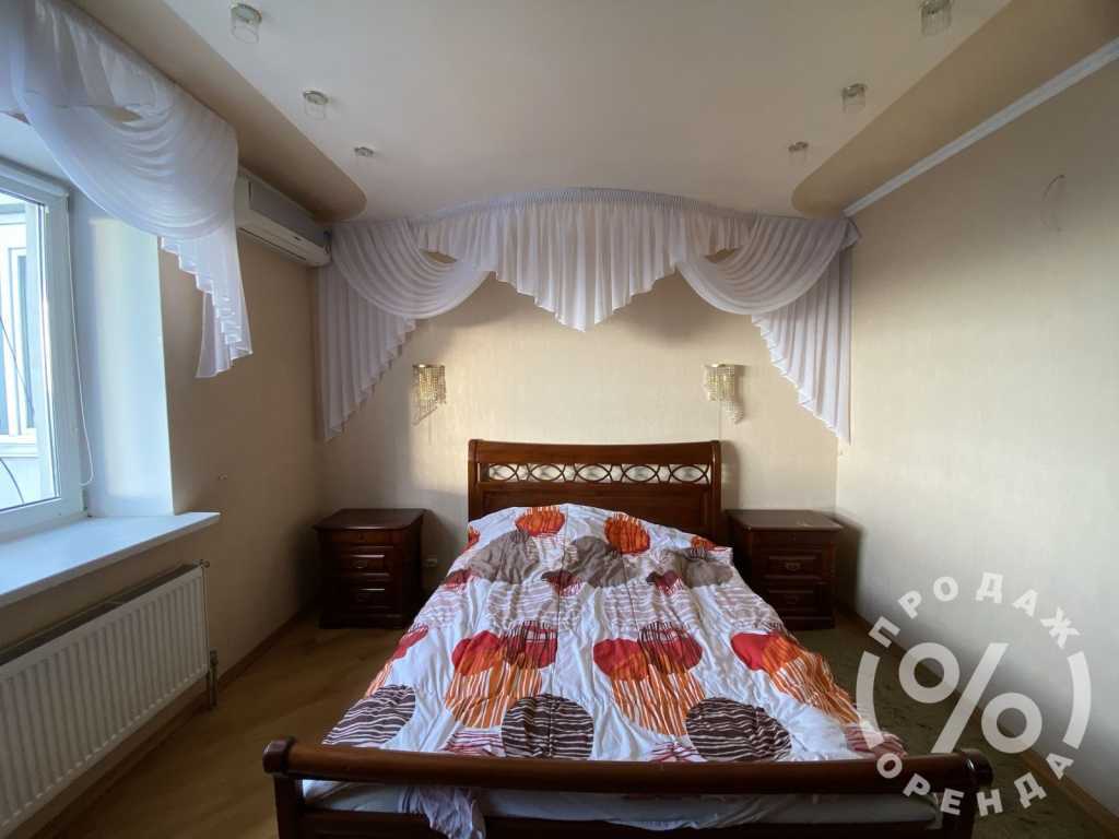 Продажа 3-комнатной квартиры 141 м², Победы просп., 107