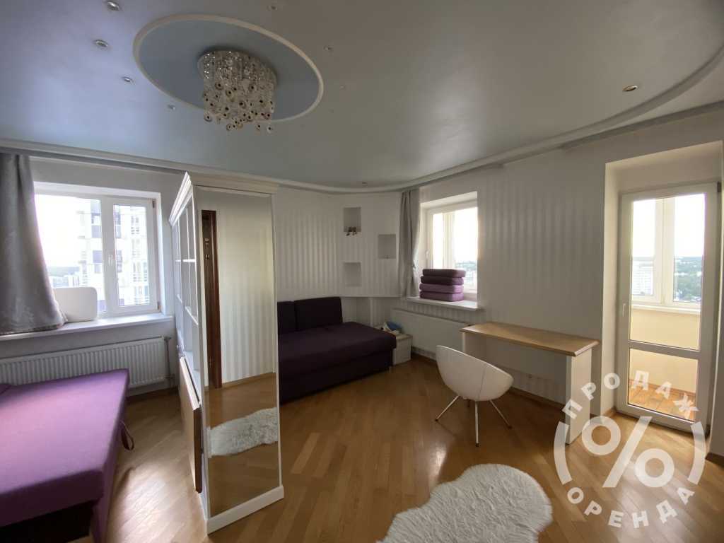 Продажа 3-комнатной квартиры 141 м², Победы просп., 107