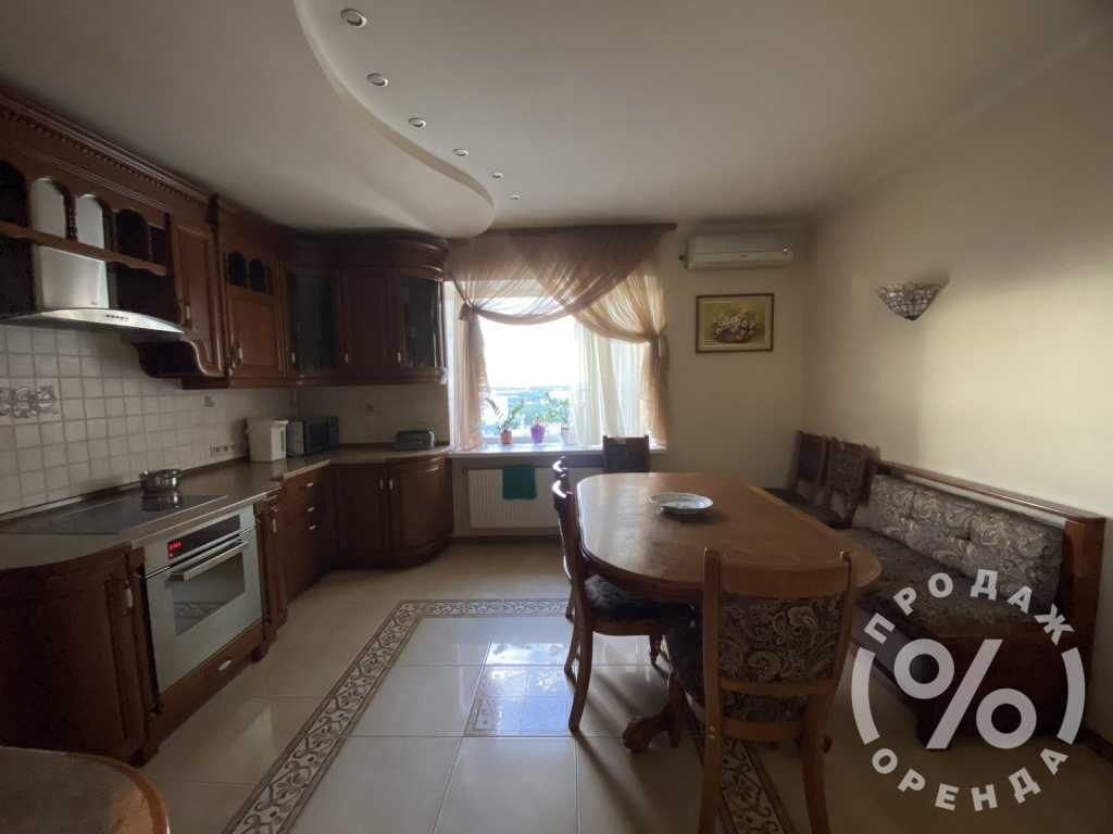 Продажа 3-комнатной квартиры 141 м², Победы просп., 107