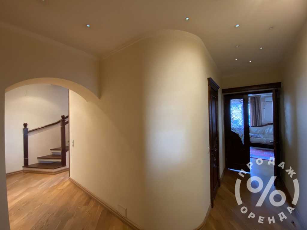Продажа 3-комнатной квартиры 141 м², Победы просп., 107