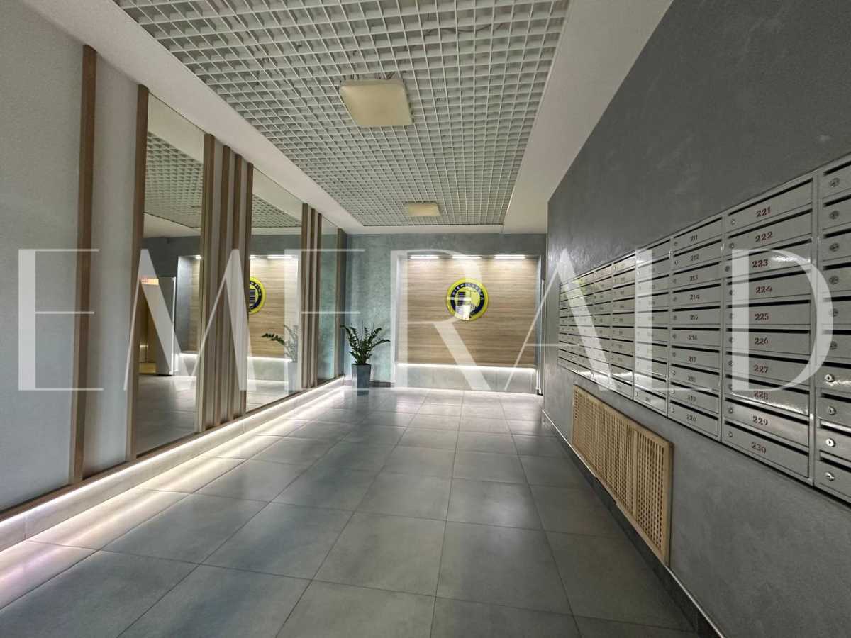 Продаж 2-кімнатної квартири 74.5 м², Каховська вул., 62