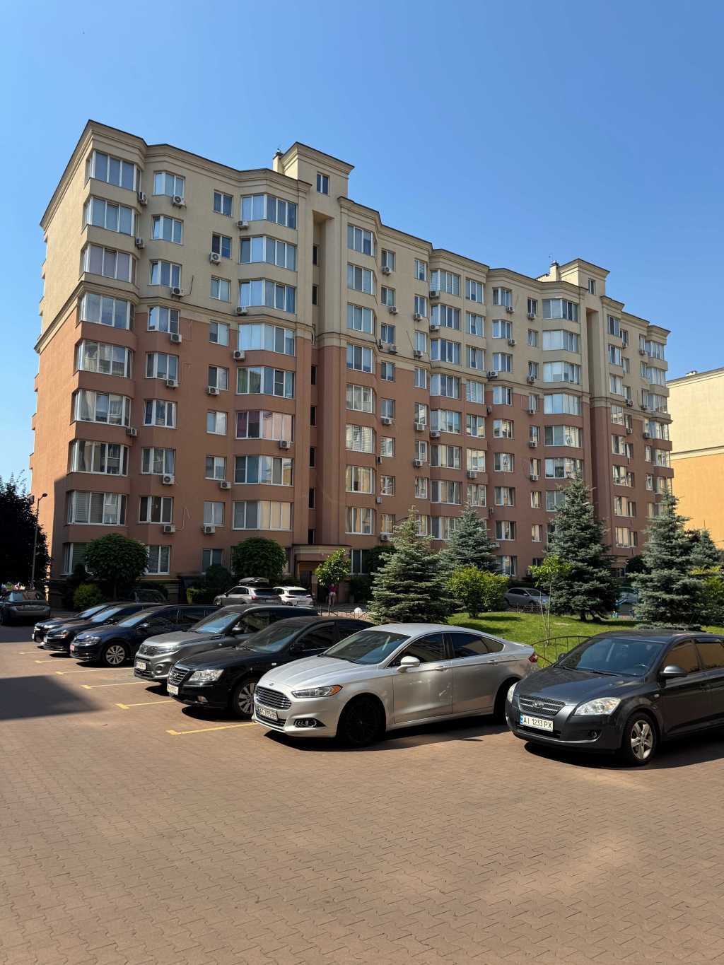 Продажа 1-комнатной квартиры 40 м², Братская ул., 12