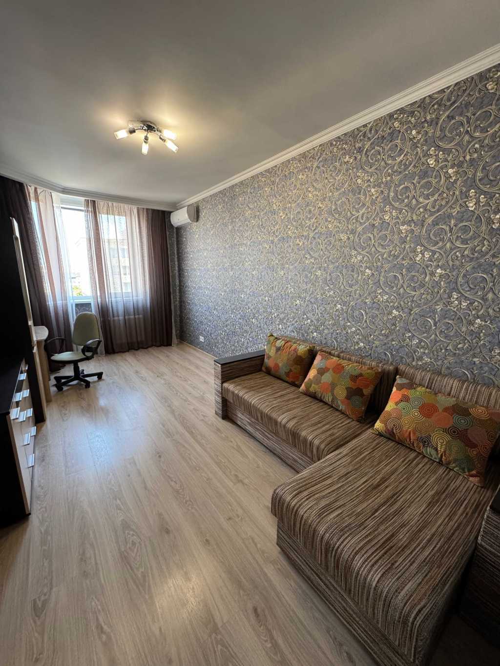 Продажа 1-комнатной квартиры 40 м², Братская ул., 12