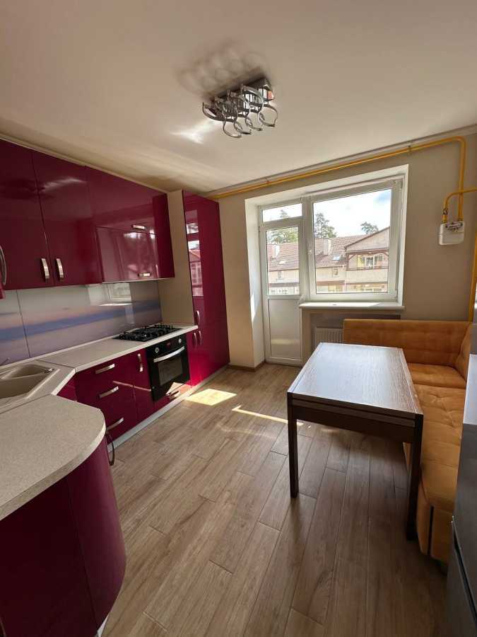 Продажа 1-комнатной квартиры 43 м², Літературна, 6