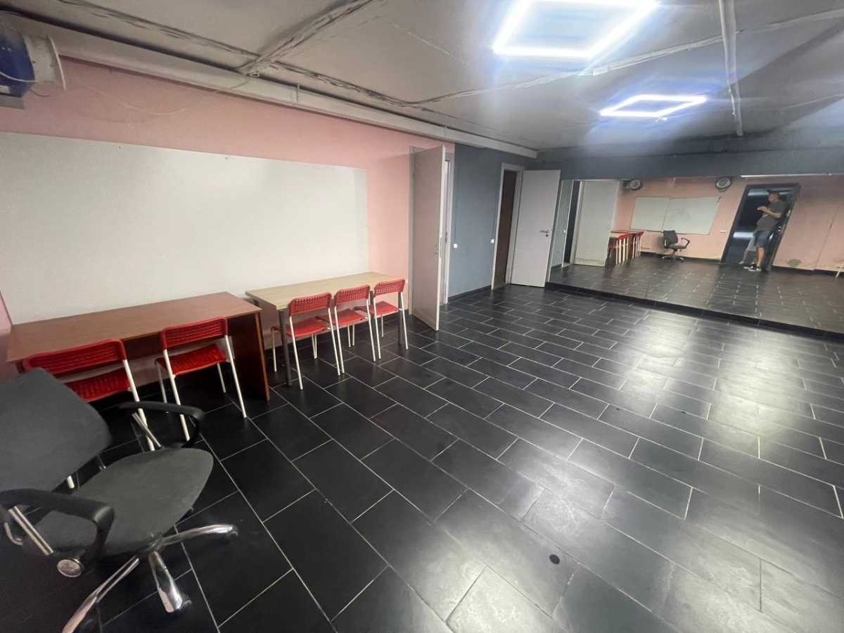 Продажа офиса 131 м², Евгения Маланюка ул., 55