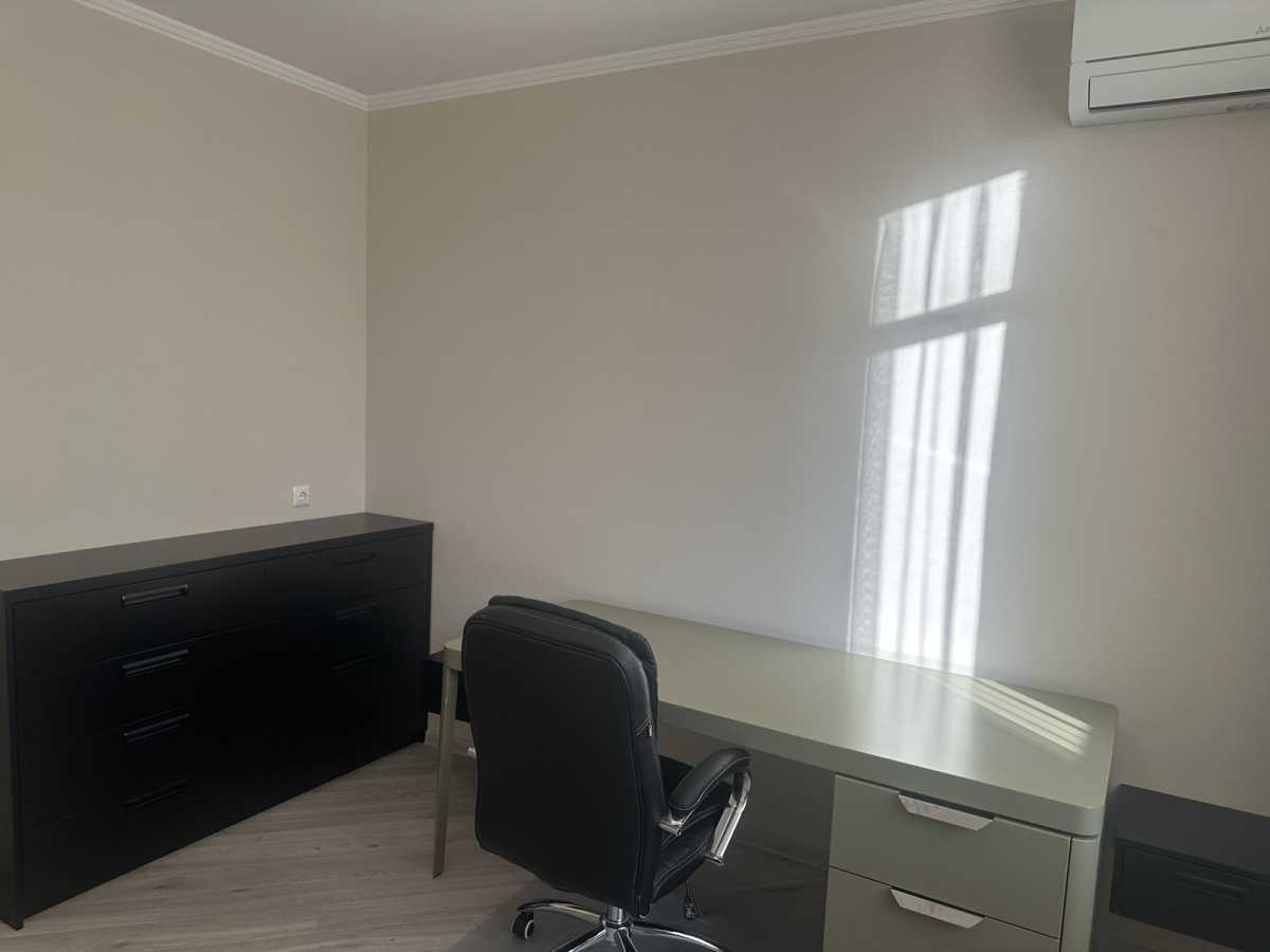 Оренда 3-кімнатної квартири 83 м², Олени Пчілки вул., 7