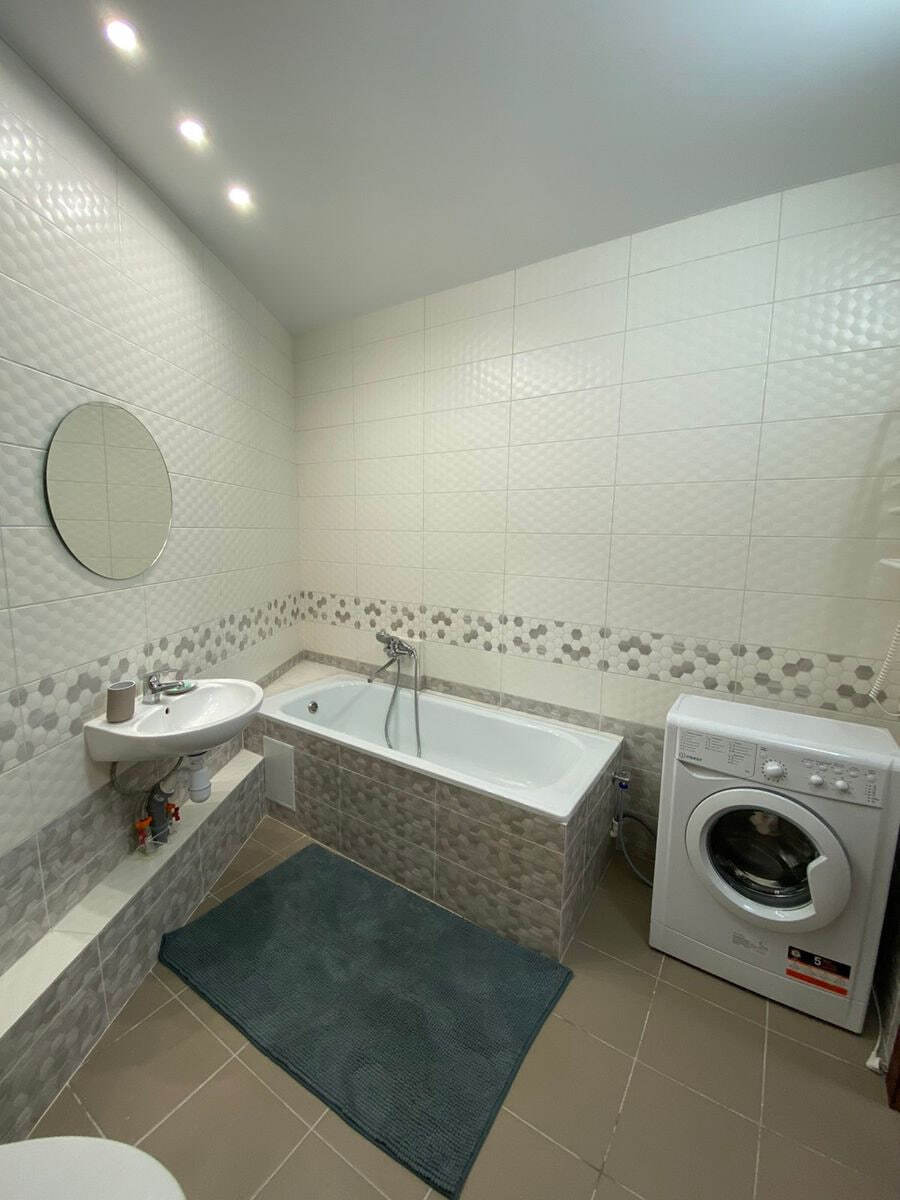 Аренда 1-комнатной квартиры 39 м², Академика Глушкова просп.