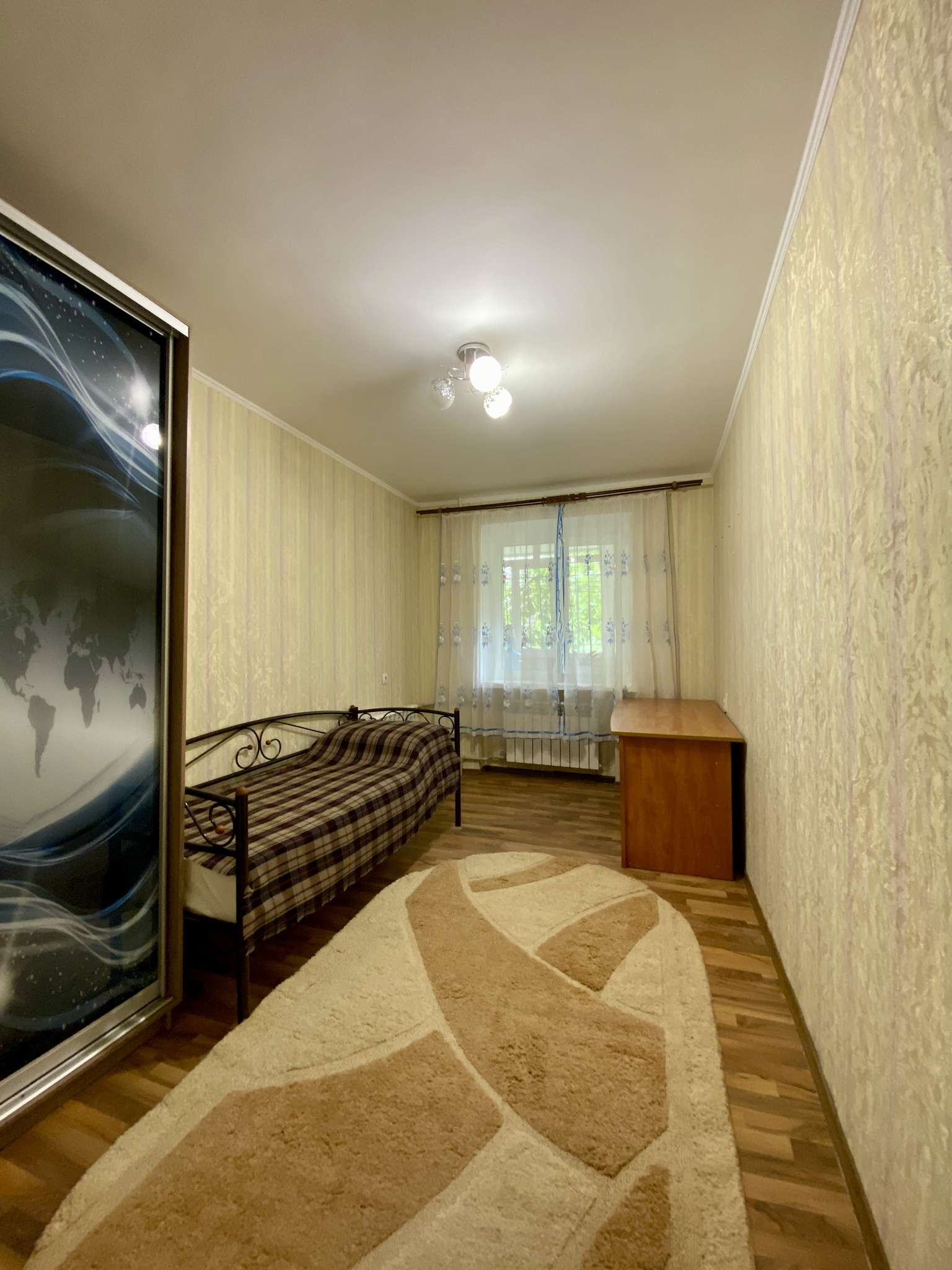 Продажа 4-комнатной квартиры 77 м², Глинки ул., 3