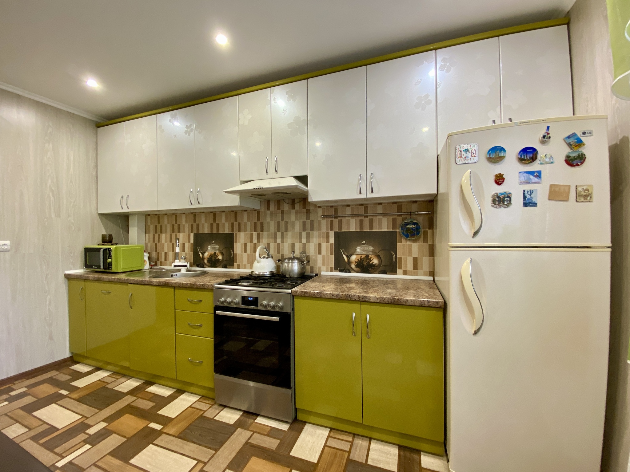 Продажа 4-комнатной квартиры 77 м², Глинки ул., 3
