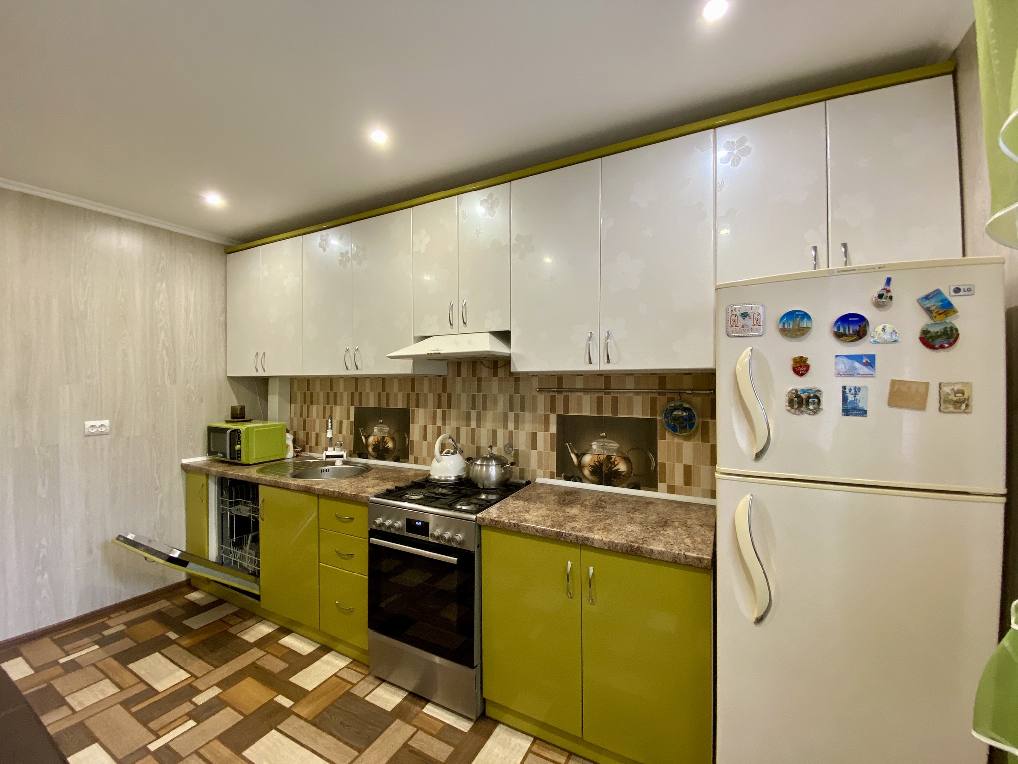 Продажа 4-комнатной квартиры 77 м², Глинки ул., 3