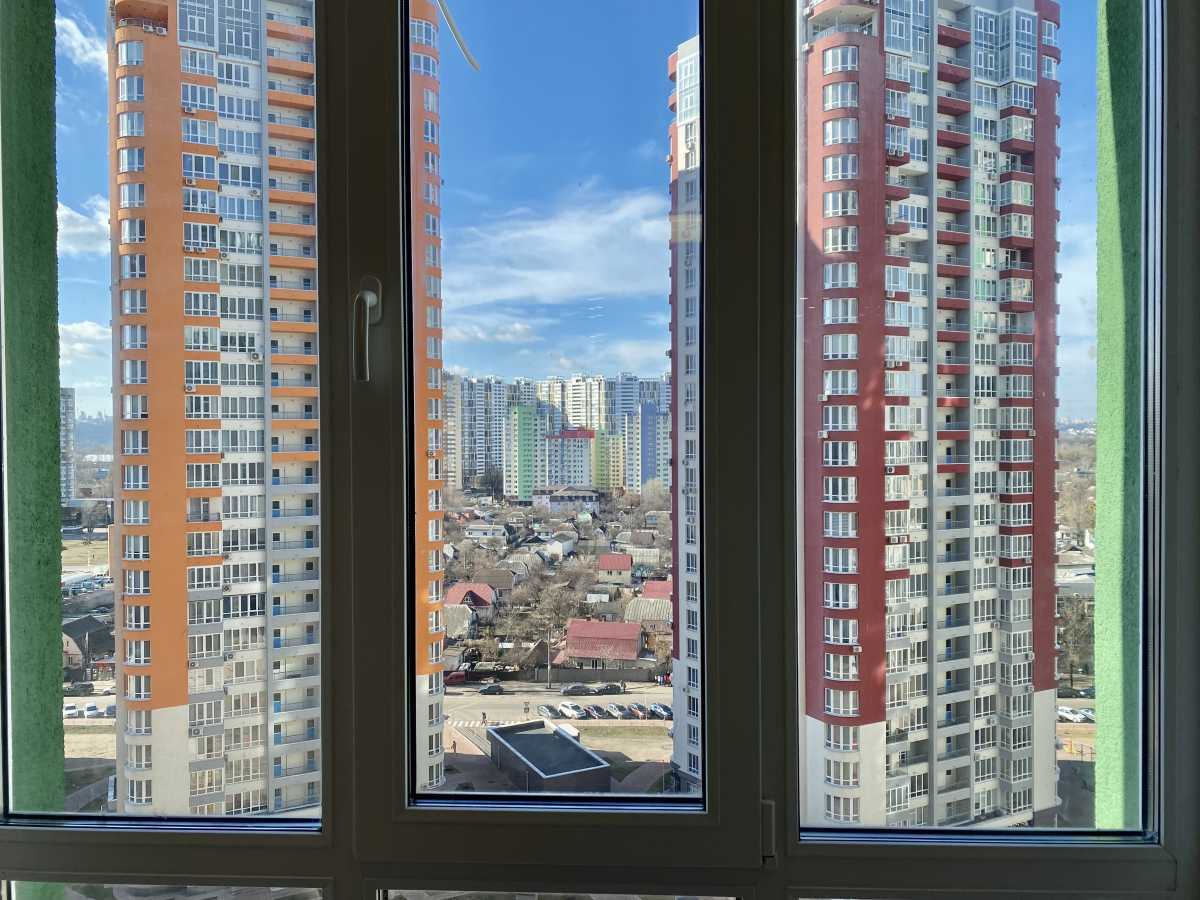 Продаж 1-кімнатної квартири 32 м², Каховська вул., 62А